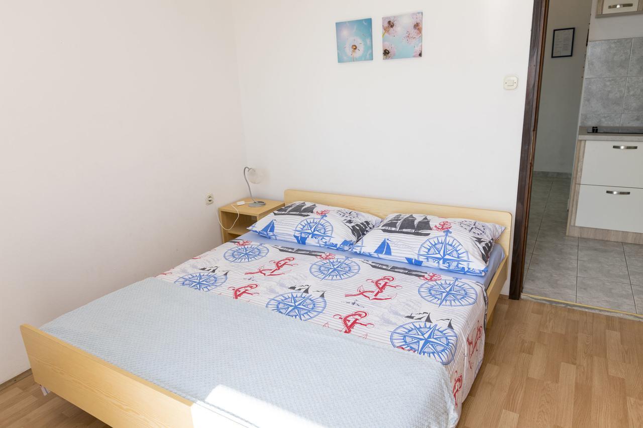 Apartments Ksenija Primošten Eksteriør billede
